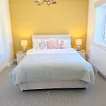 Coastal Whisper Sleeps 10 With Parking * Reighton