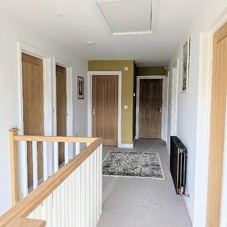 Coastal Whisper Reighton