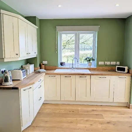 Coastal Whisper * Reighton