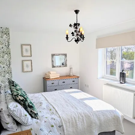 بيت للعطل Coastal Whisper Sleeps 10 With Parking