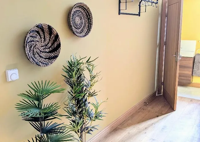 Coastal Whisper Sleeps 10 With Parking 度假居 Reighton