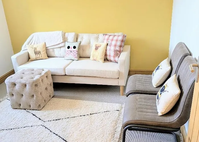 Coastal Whisper Sleeps 10 With Parking