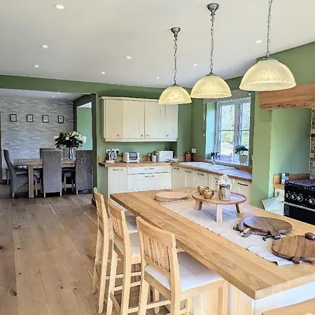 Coastal Whisper Tatil Evi