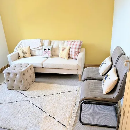 Coastal Whisper Sleeps 10 With Parking