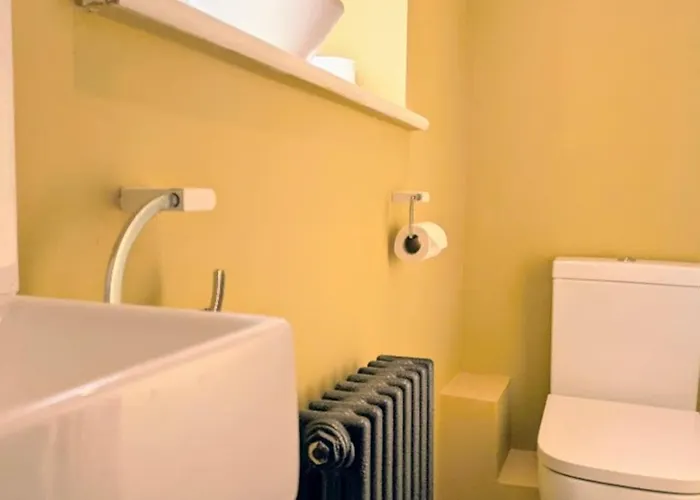 Coastal Whisper Sleeps 10 With Parking *