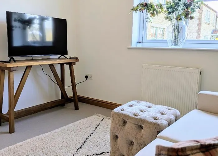 Coastal Whisper Sleeps 10 With Parking