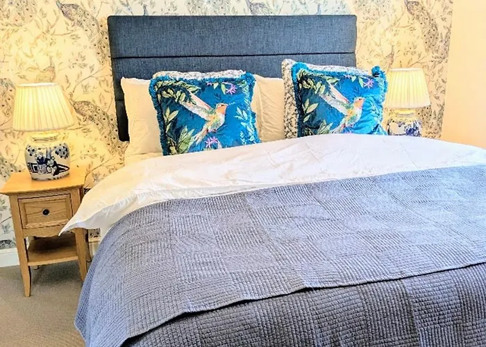 Coastal Whisper Sleeps 10 With Parking